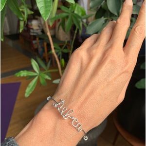 Debra Silver Wire Bracelet - Fits All Sizes Adjustable 😊